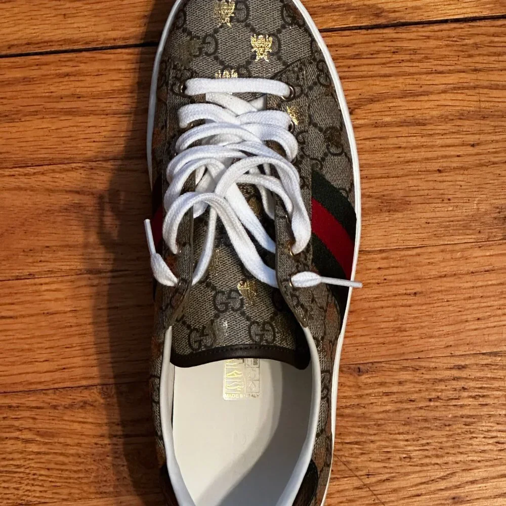 Gucci Supreme Sneakers with Bees - Picture 3 of 16
